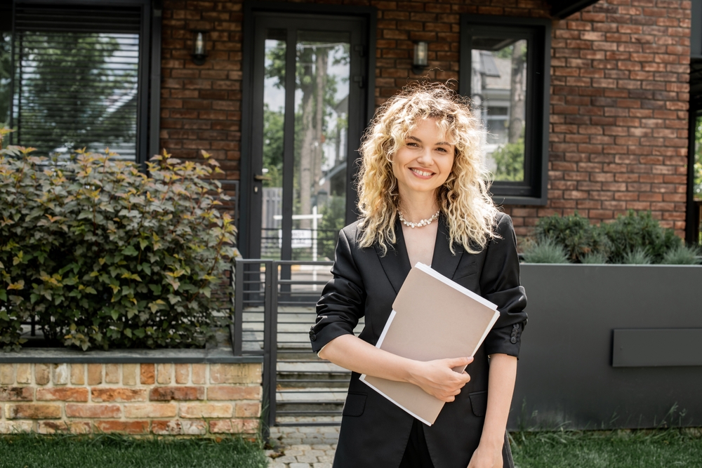 real estate agent, home for sale