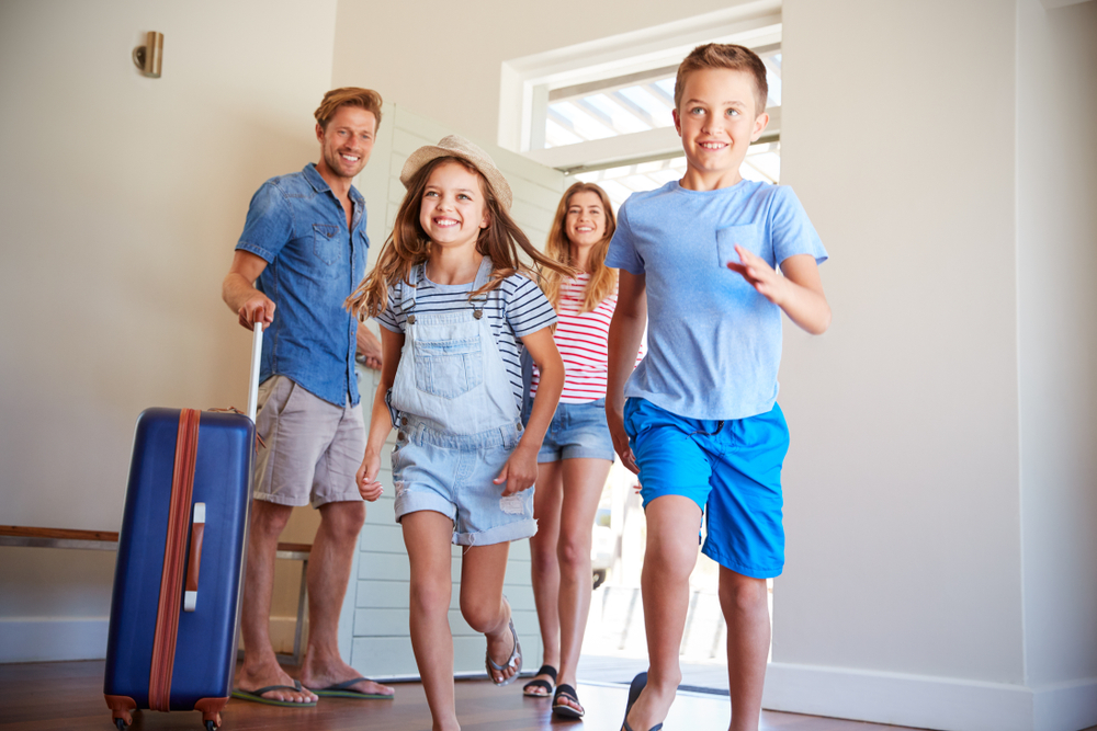 vacation rental property, summer rental, family arriving